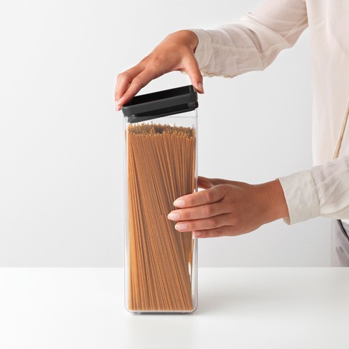 Tamsiai pilkas Kvadratinis hermetinis indas Brabantia TASTY+, 2,5 l