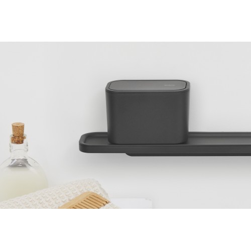Vonios mini šiukšlių dėžė Brabantia MINDSET CADDY, t. pilka, 8,5x15 cm