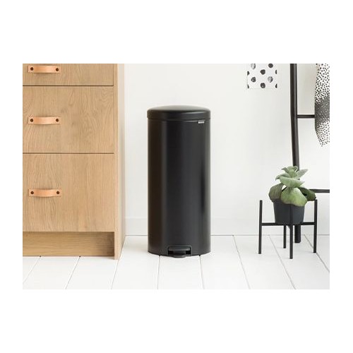 Metalinė šiukšlių dėžė Brabantia NEWICON, matinės juodos sp., 30 l