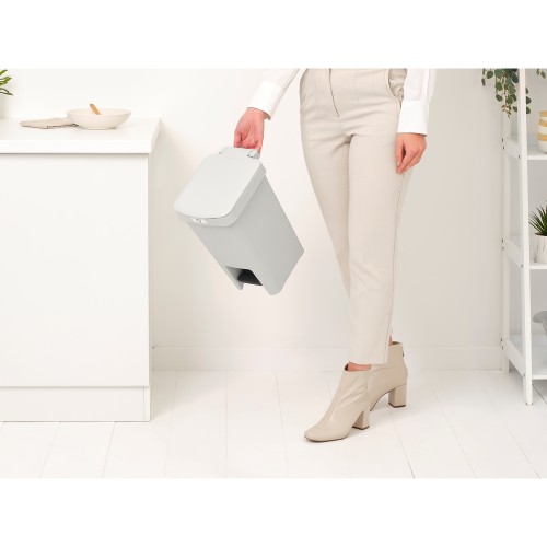 Šiukšlių dėžė su pedalu Brabantia StepUp, šviesiai pilkos sp., 10 l