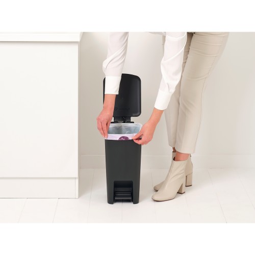 Šiukšlių dėžė su pedalu Brabantia StepUp, tamsiai pilkos sp., 10 l