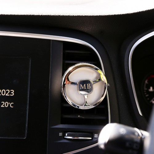 Automobilio kvapo papildymas Irish Leather & Oud, rausvos sp.*