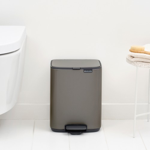 Šiukšlių dėžė Brabantia Bo, platininės sp., 7 L