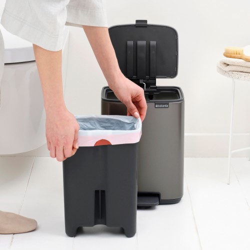 Šiukšlių dėžė Brabantia Bo, platininės sp., 7 L