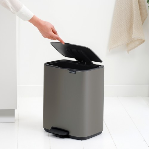 Šiukšlių dėžė Brabantia Bo, platininės sp., 12 L