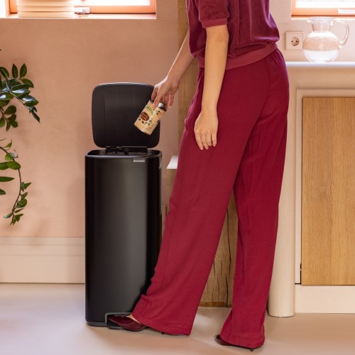 Šiukšlių dėžė Brabantia Bo, juodos sp., 30 L